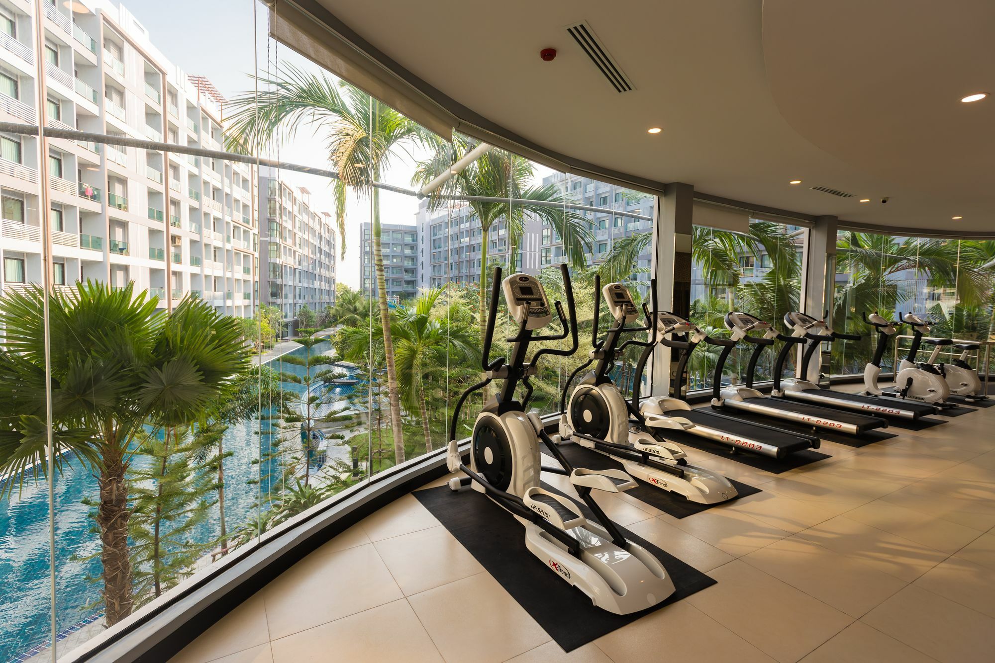 Appartement Dusit Grand Park à Jomtien Beach Extérieur photo